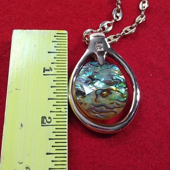 Avon Gold Tone Metal Necklace HLM Soho Abalone Pendant  Cottagecore - Picture 7 of 7